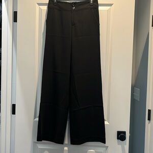 EUC - Marc Jacobs flared leg, low waist, dress trouser. Size 4 US. Black.